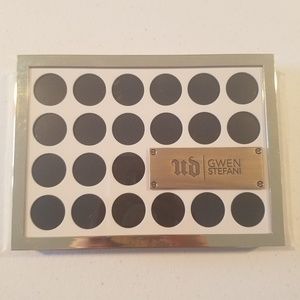 Eyeshadow palette